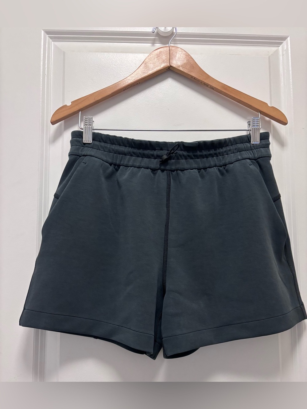 Lululemon Softstreme High-Rise Short 4”Black - Picture 5 of 12